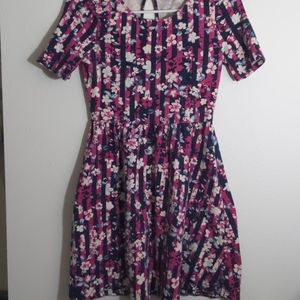 Forever 21 floral casual summer dress size small